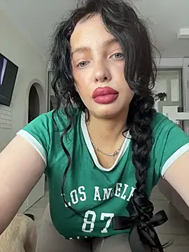 Hannah xBaby online show from November 2, 10:07 am