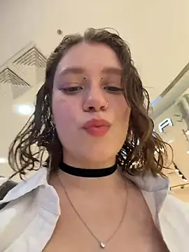 lucy-joy online show from October 28, 9:48 am