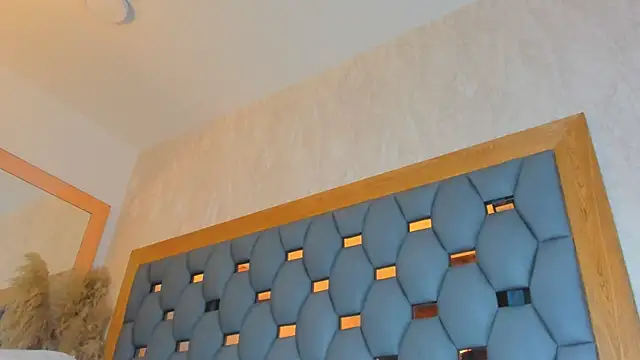 crystal sm online show from March 31, 8:58 am