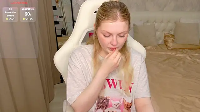 AmeliaDiamond online show from April 7, 12:34 am