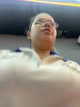 oizoe online show from December 17, 7:29 pm