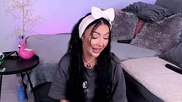 ZennySings online show from February 5, 1:03 pm