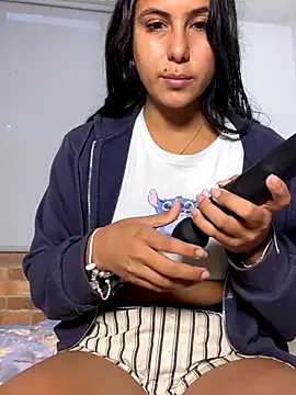 Snapshot of Sarahcutexoxox chatting on October 3, 10:48 pm Sarahcutexoxox online show from October 3, 10:48 pm