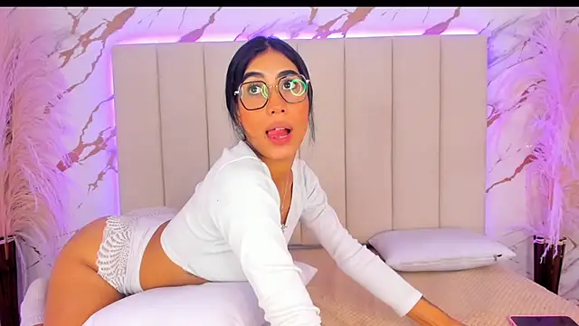 Elody rousse online show from October 6, 12:22 pm