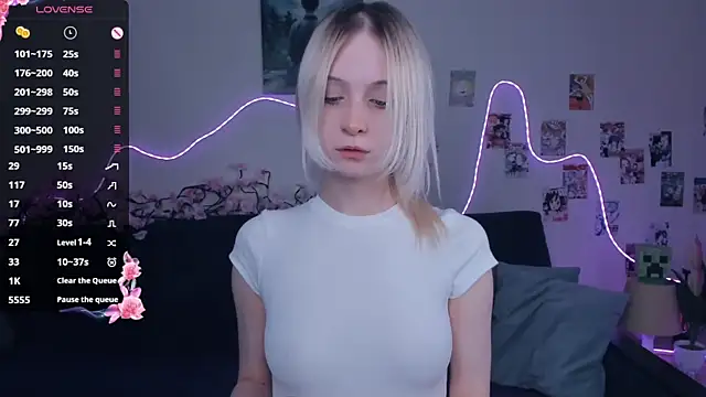 Megan--chan online show from March 22, 5:19 pm