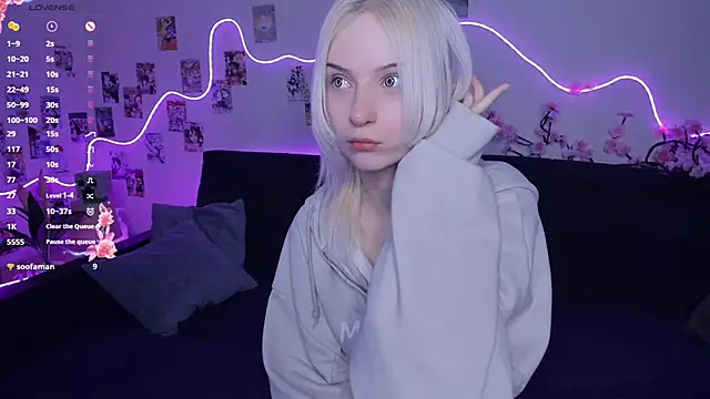 Megan--chan online show from November 16, 9:37 pm