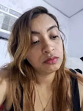 shanell saenz online show from December 17, 2:27 am