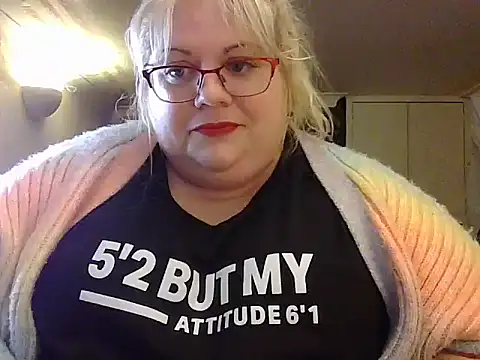 Kinkyhousewife83 online show from October 15, 6:54 pm