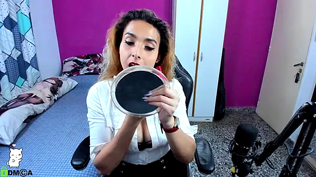 Sweet-Secret  online show from November 18, 9:27 pm