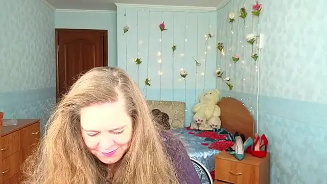 Audrey Aura online show from October 14, 5:43 am