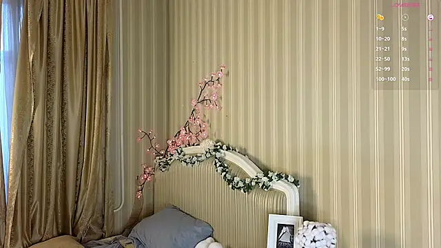 Juuulia  online show from March 28, 3:00 pm