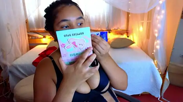 loreaniss online show from October 29, 8:33 pm