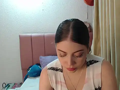 Snapshot of Alaina_Blessed chatting on October 4, 11:20 pm Alaina Blessed online show from October 4, 11:20 pm