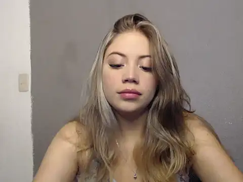 Snapshot of Alaina_Blessed chatting on October 18, 9:16 pm Alaina Blessed online show from October 18, 9:16 pm