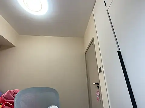 xena0501 online show from February 25, 9:30 am