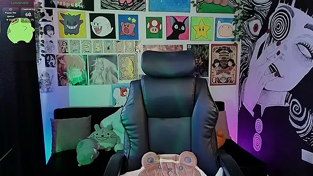 Yuhwan  online show from March 18, 8:14 pm