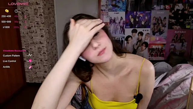 LucyRose3 online show from November 6, 5:46 am