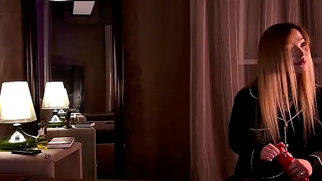 Snapshot of AriWild chatting on October 14, 4:37 am AriWild online show from October 14, 4:37 am