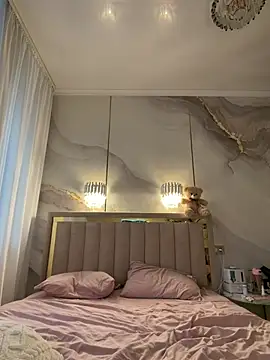 TiffaNoel online show from March 27, 1:12 pm