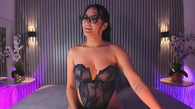 SOPHICOLLINS online show from April 13, 11:11 am