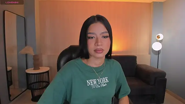 SophieHouston  online show from June 2, 2:34 am