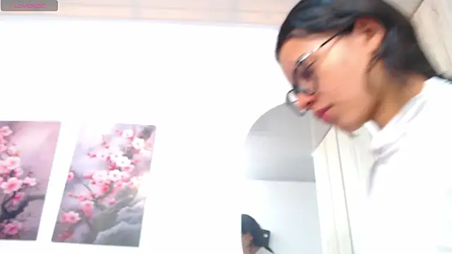 pinky f00x online show from March 21, 7:19 pm