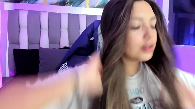 Adaara Rey online show from December 15, 7:52 pm