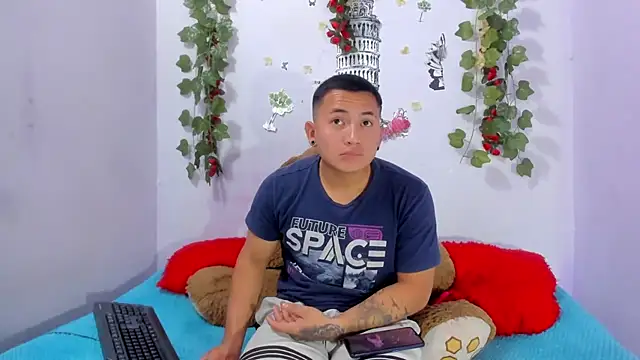 NataliaAndJulliam online show from February 22, 3:07 am