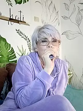 Catty Lady online show from February 2, 7:13 pm