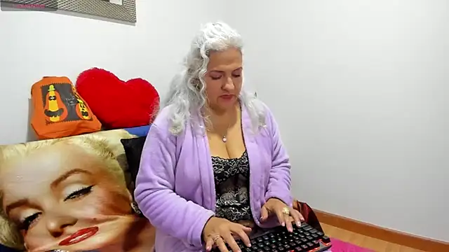 marilyn70 online show from October 17, 1:42 am