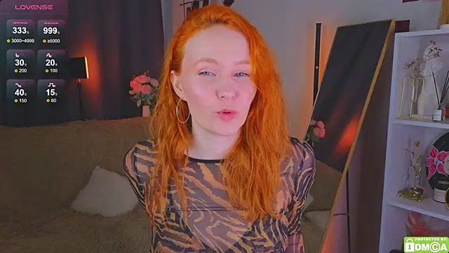 JoyceJones online show from November 23, 8:32 pm