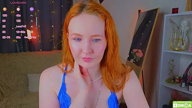 JoyceJones online show from February 7, 8:35 pm