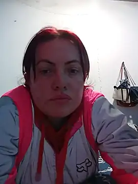 carolinhe  online show from November 20, 9:05 pm