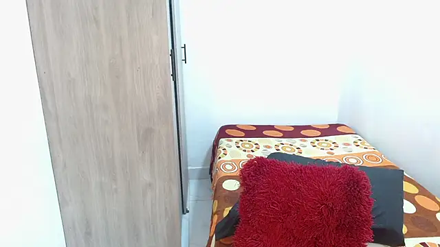 couple vzl online show from November 9, 6:31 am