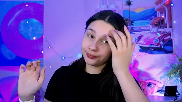 KimClarks  online show from November 17, 11:55 am