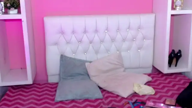 x isabella x online show from June 14, 4:57 am