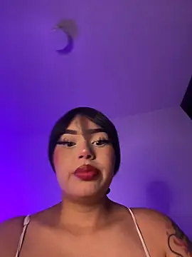 Snapshot of lucialauper_ chatting on October 18, 2:25 am lucialauper online show from October 18, 2:25 am