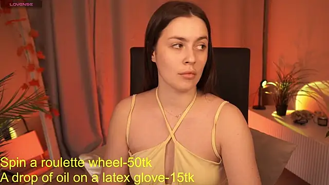 EmiliyaRoude online show from November 28, 1:25 pm