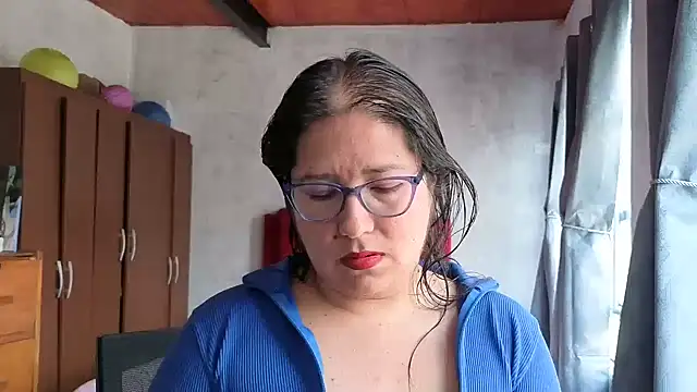 scarlett widow  online show from March 14, 5:47 pm