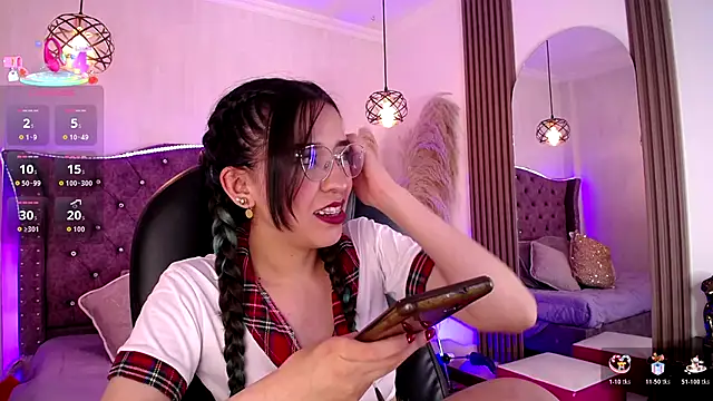 Amara Davis online show from December 3, 4:26 am