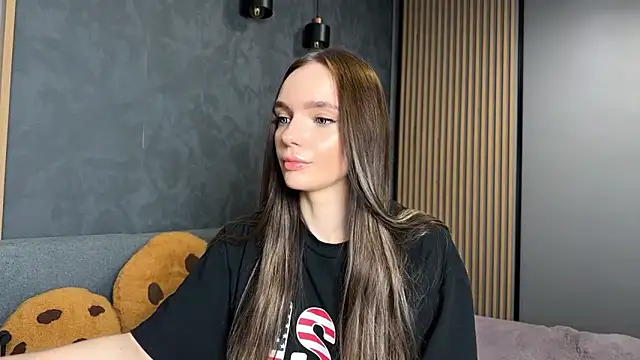 litlle angelll online show from March 17, 8:35 pm