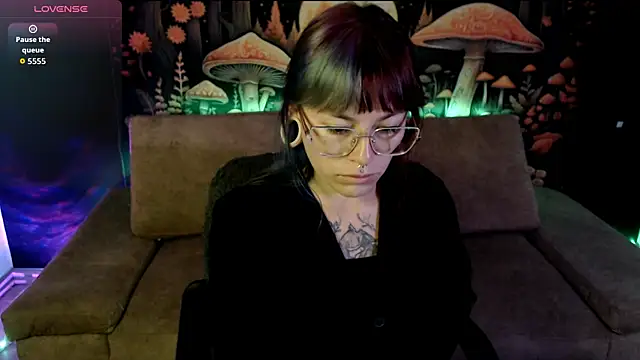 LunaBunny8 online show from September 24, 1:04 am