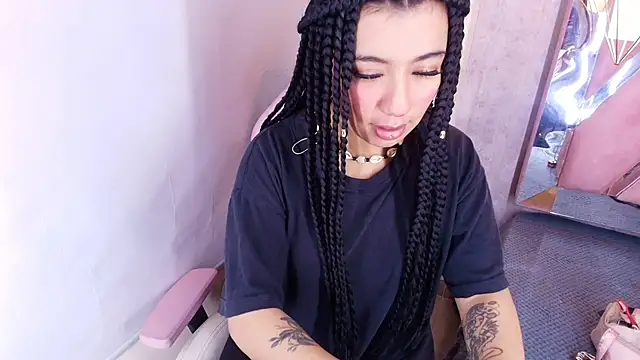 Snapshot of Soleil_66 chatting on October 20, 5:43 am Soleil 66 online show from October 20, 5:43 am