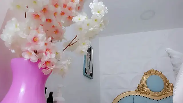 Snapshot of eimy_skinny_ chatting on September 23, 12:25 pm eimy skinny online show from September 23, 12:25 pm