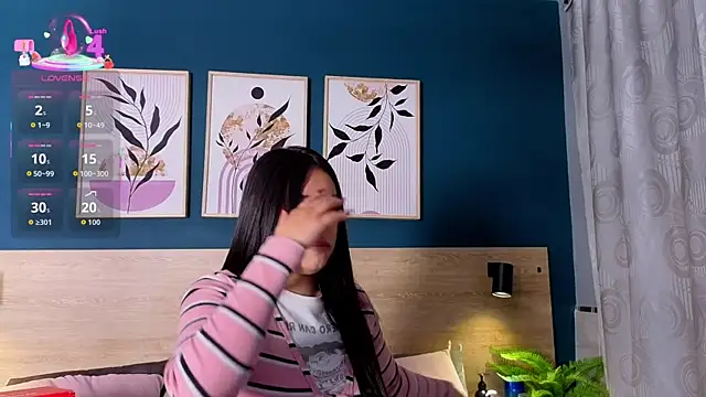 SarahMiler  online show from December 15, 5:40 pm