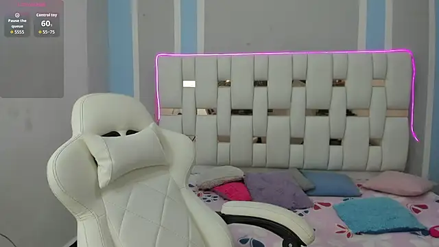 elenacooper1 online show from November 12, 7:34 pm