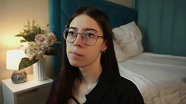 ywixos online show from February 3, 2:00 pm