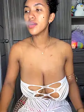 Snapshot of Mia_sweet80 chatting on September 15, 12:13 pm Mia sweet80 online show from September 15, 12:13 pm