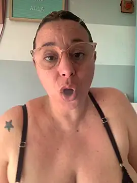 LupeLok online show from October 29, 5:04 pm