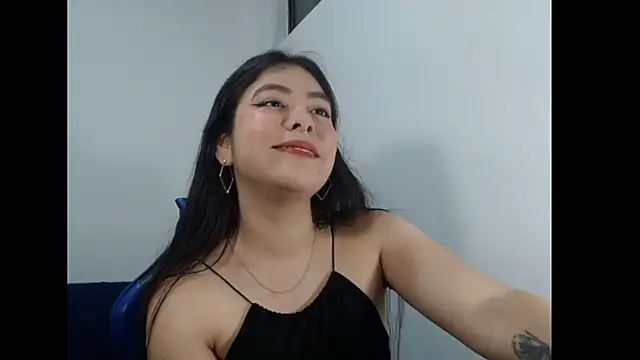 EloiseJun online show from June 6, 7:03 am